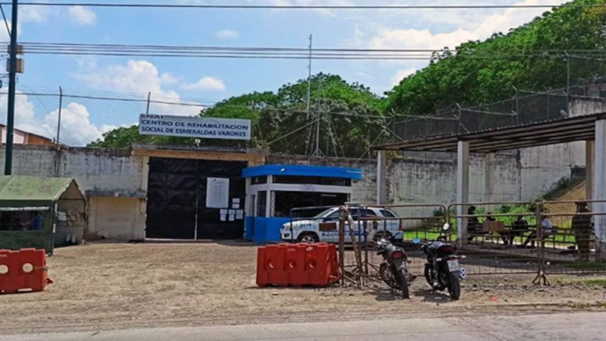 Un enfrentamiento violento en una cárcel en Ecuador dejó 17 muertos.
