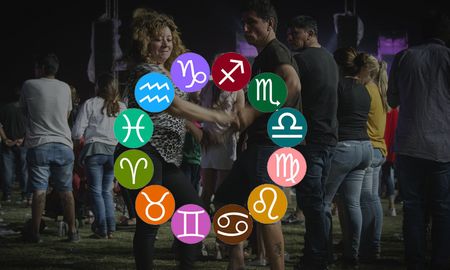 La cumbia es uno de los géneros más populares en todo Argentina. La cumbia es uno de los géneros más populares en todo Argentina.