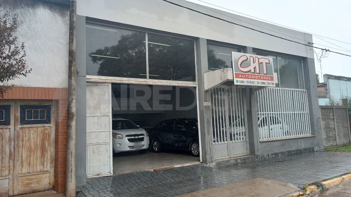 Los ladrones sorprendieron a la víctima cuando llegaba a abrir el local ubicado en la zona céntrica de San Carlos Centro.