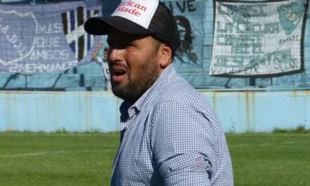 El DT de Deportivo Español, Manuel Maddoni sufrió una amenaza de arma de fuego y presentó su renuncia. El DT de Deportivo Español, Manuel Maddoni sufrió una amenaza de arma de fuego y presentó su renuncia.