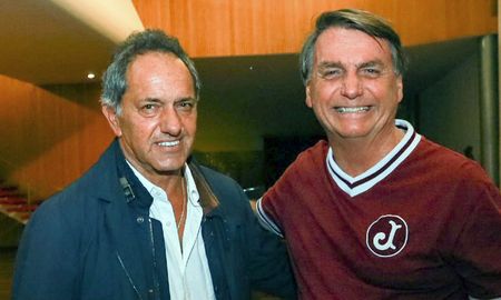 El argentino se despidió cálidamente de Bolsonaro en Brasil. El argentino se despidió cálidamente de Bolsonaro en Brasil.