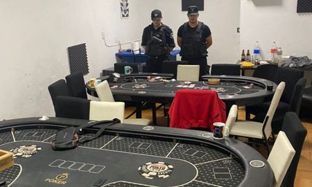 Como consecuencia de un llamado al 911, descubrieron un sitio de juego clandestino en la zona este de Rosario. Como consecuencia de un llamado al 911, descubrieron un sitio de juego clandestino en la zona este de Rosario.