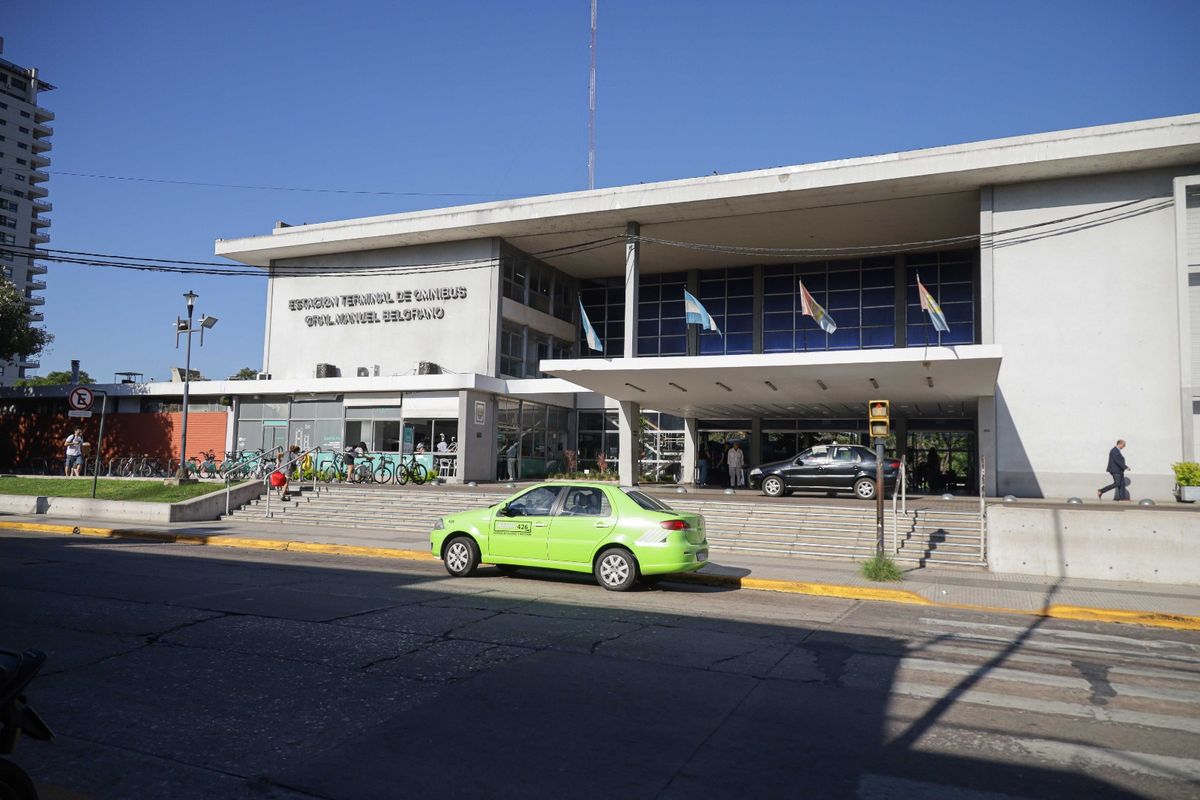 La Municipalidad de Santa Fe y el Gobierno de la Provincia formalizaron la renovación del convenio de comodato de la Estación Terminal de Ómnibus “General Manuel Belgrano” por un nuevo período de 20 años.