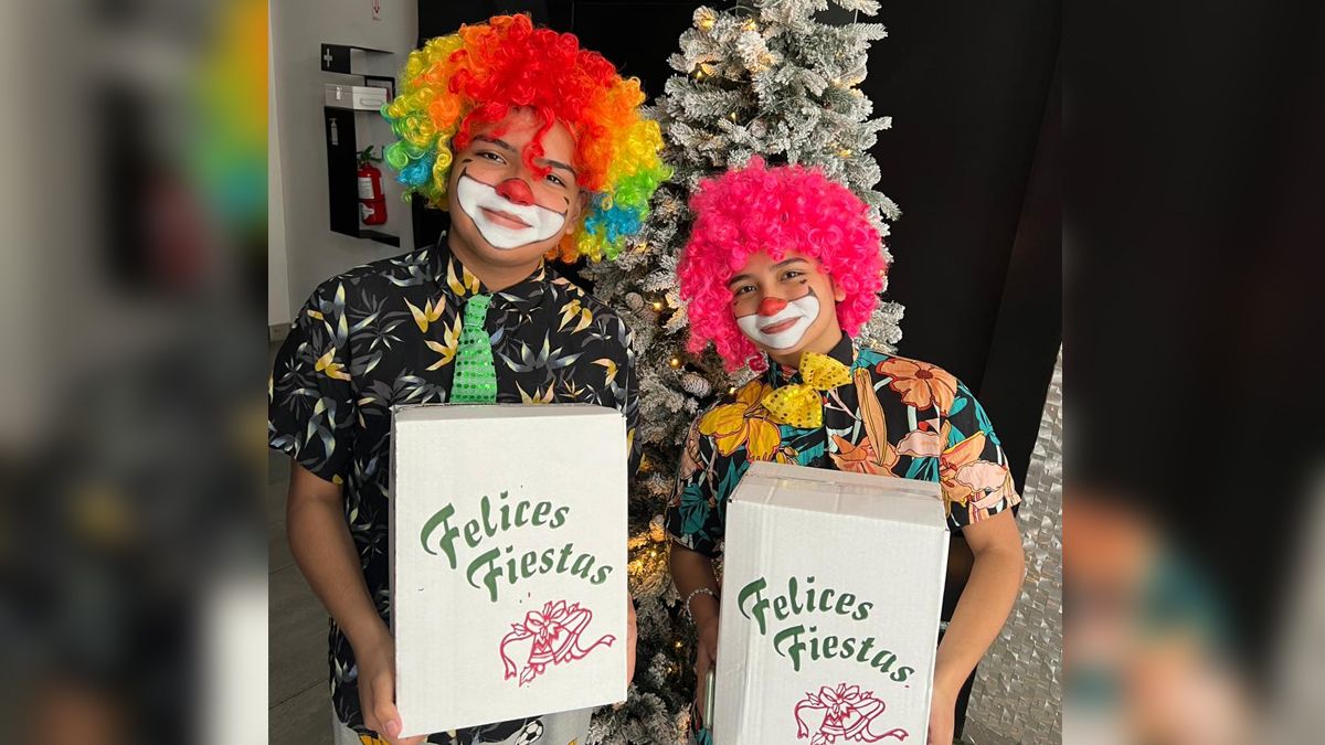 Chispa y Chispita entregaron dos cajas solidarias a la campaña “Esta Navidad regalá una Nochebuena”