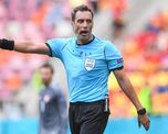 Fernando Rapallini hizo se estreno en la Eurocopa y se convirtió en el primer árbitro sudamericano en dirigir un torneo oficial en el viejo continente.
