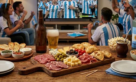 Picada futbolera: 3 opciones económicas y ricas para preparar antes del partido. Picada futbolera: 3 opciones económicas y ricas para preparar antes del partido.