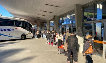 Desde el 5 de agosto habrá una nueva parada de colectivos en Esperanza para la comunidad universitaria. Desde el 5 de agosto habrá una nueva parada de colectivos en Esperanza para la comunidad universitaria.
