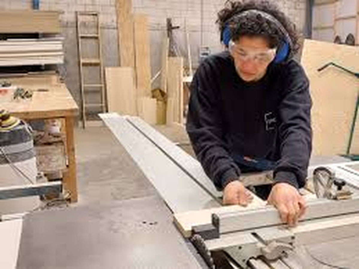 Búsqueda de empleo en Santa Fe: capacitación gratuita en carpintería en madera