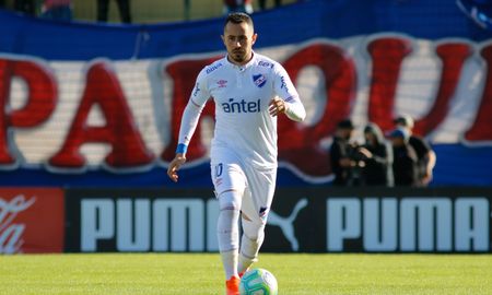 Rodrigo Amaral será nuevo jugador de Colón a préstamo por un año. Llega procedente de Nacional de Uruguay. Rodrigo Amaral será nuevo jugador de Colón a préstamo por un año. Llega procedente de Nacional de Uruguay.