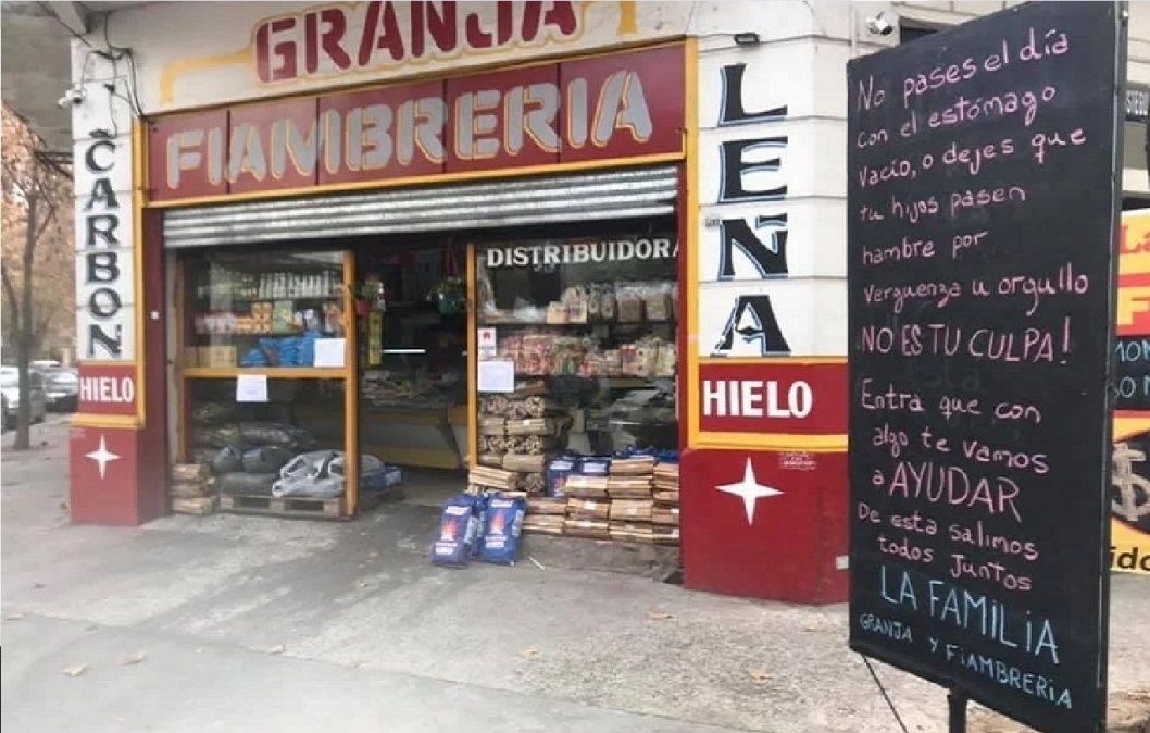 Una fiambrería de Villa Crespo invita a comer a familias golpeadas por la pandemia: No es tu culpa