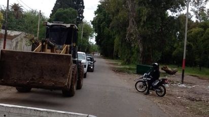 Rosario: secuestraron una retroexcavadora que operaba sin permiso en el espacio público