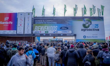 Con un 40% más de asistencia, más de 900 expositores y casi 60 hectáreas de exposición, la feria se consolidó este año como el evento clave para el sector agropecuario. Con un 40% más de asistencia, más de 900 expositores y casi 60 hectáreas de exposición, la feria se consolidó este año como el evento clave para el sector agropecuario.