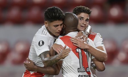 A las 21.10, River recibe a Nacional por la ida de los cuartos de final de la Copa Libertadores. A las 21.10, River recibe a Nacional por la ida de los cuartos de final de la Copa Libertadores.
