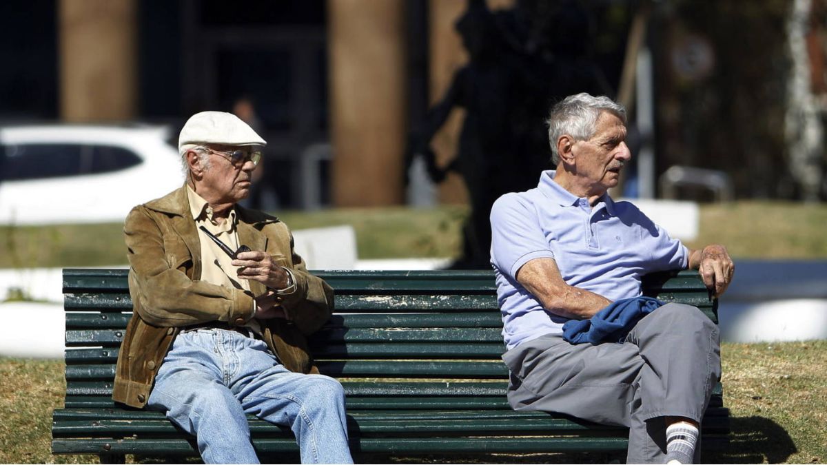 Jubilados y pensionados son uno de los sectores más castigados por la inflación.