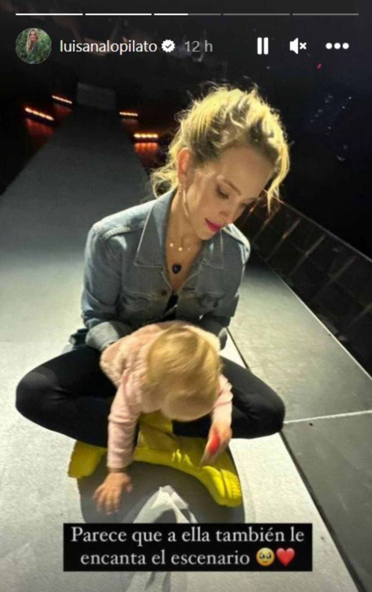 Luisana Lopilato junto a Cielo, su hija menor.