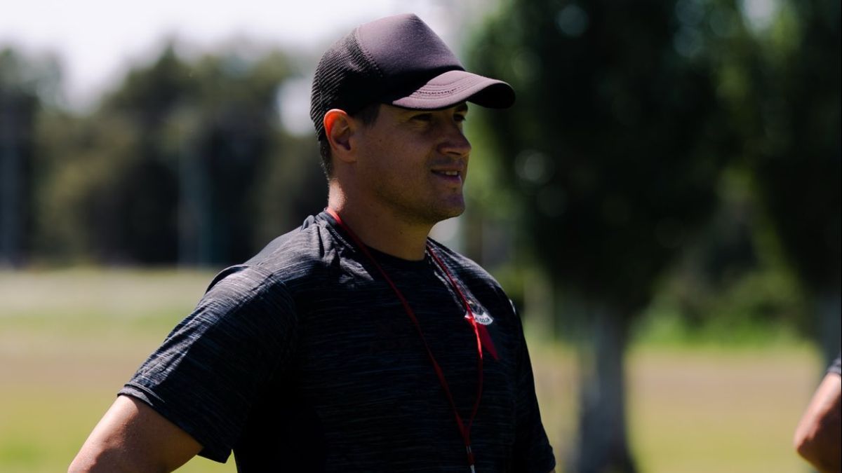 Colón hizo fútbol y Medrán paró el primer equipo del 2026