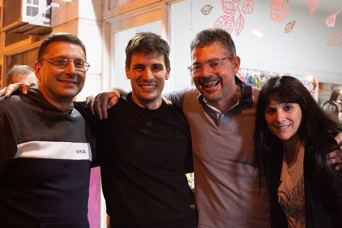 Festejos en el búnker de Leonardo Viotti, intendente electo de Rafaela. Festejos en el búnker de Leonardo Viotti, intendente electo de Rafaela.