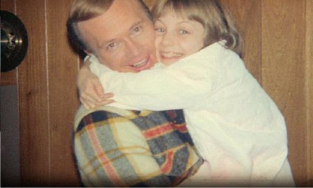 La niña a la que su violador lavó el cerebro para poder abusar sexualmente de ella: Mi abusador me convenció de que los alienígenas matarían a mi familia La niña a la que su violador lavó el cerebro para poder abusar sexualmente de ella: Mi abusador me convenció de que los alienígenas matarían a mi familia