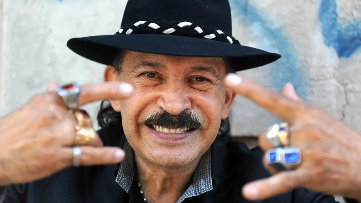 Tras recibir 7 discos de platino con el &uacute;ltimo grupo,&nbsp;Antonio R&iacute;os&nbsp;sinti&oacute; que toc&oacute; techo con el &eacute;xito y finalmente&nbsp;se lanz&oacute; como solista reci&eacute;n a los 40 a&ntilde;os.