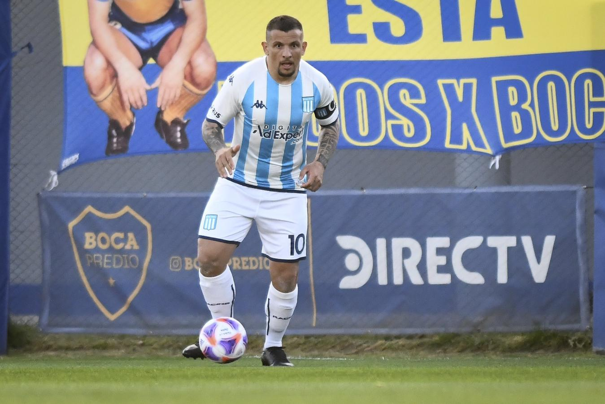 Escandalosa salida de Emiliano Vecchio lo acerca a Unión Española. Escandalosa salida de Emiliano Vecchio lo acerca a Unión Española.