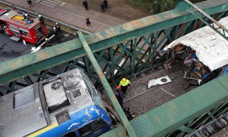 Choque de trenes del San Martin: control, chocamos acá. Había un tren dijo el maquinista. Choque de trenes del San Martin: control, chocamos acá. Había un tren dijo el maquinista.