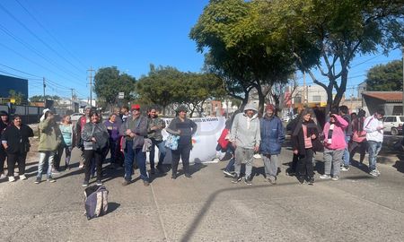 Corte total en Aristóbulo del Valle y Gorriti. Corte total en Aristóbulo del Valle y Gorriti.