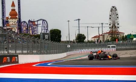 La FIA decidió cancelar este viernes el Gran Premio de la Fórmula 1 en Sochi, por el ataque militar de Rusia a Ucrania. La FIA decidió cancelar este viernes el Gran Premio de la Fórmula 1 en Sochi, por el ataque militar de Rusia a Ucrania.