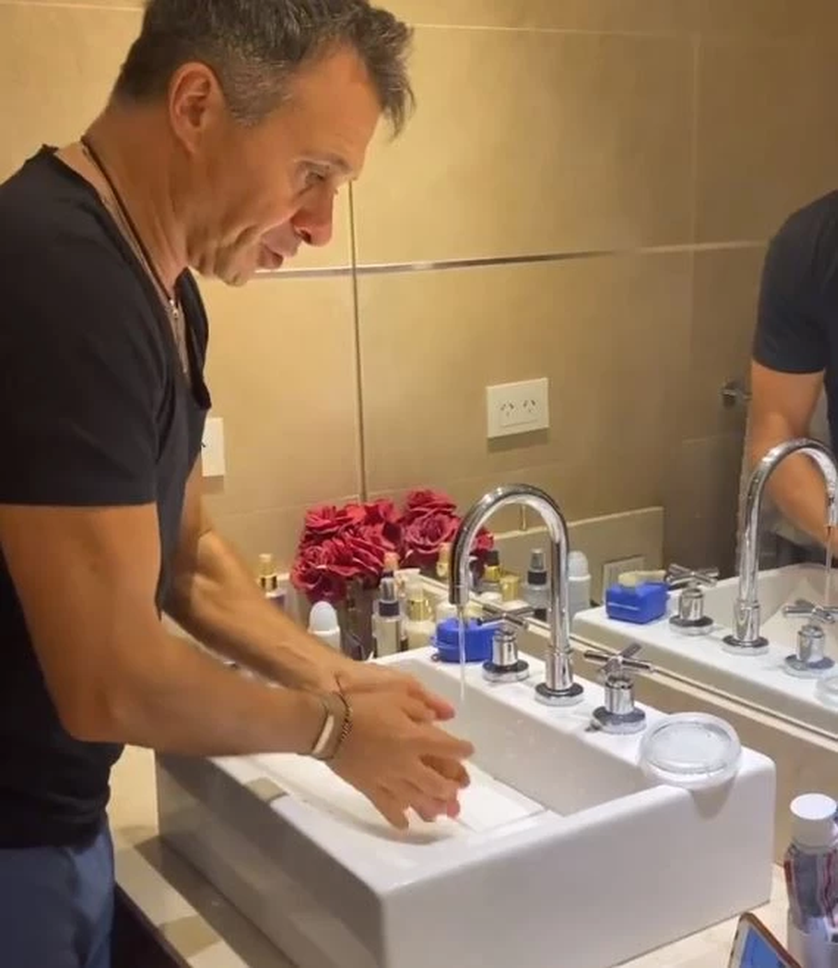 La imagen de uno de los baños de Sergio Lapegüe.