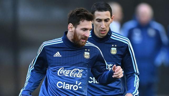 Messi juega ante Brasil y luego se va por su casamiento