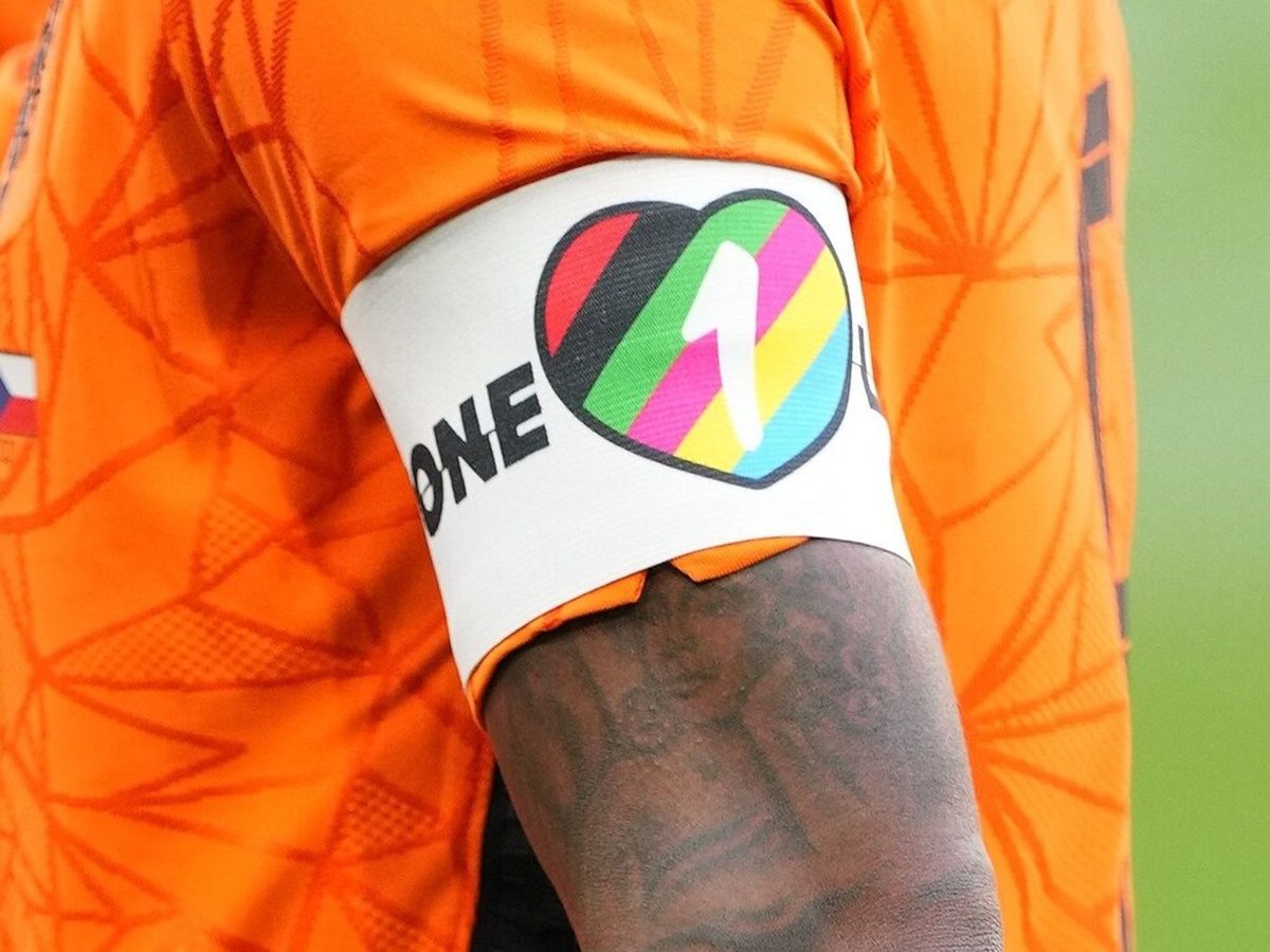 Así será el brazalete que usarán los capitanes de Inglaterra, Países Bajos, Bélgica, Suiza, Gales, Francia, Dinamarca y Alemania.