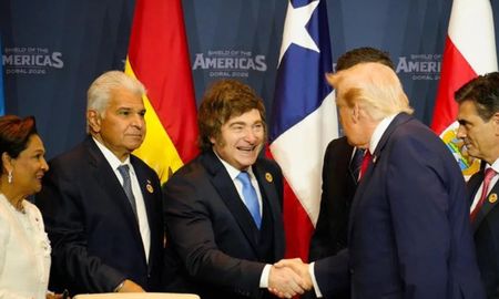 El presidente Javier Milei participó esta tarde en la cumbre “Escudo de las Américas”, celebrado en Florida. El presidente Javier Milei participó esta tarde en la cumbre “Escudo de las Américas”, celebrado en Florida.