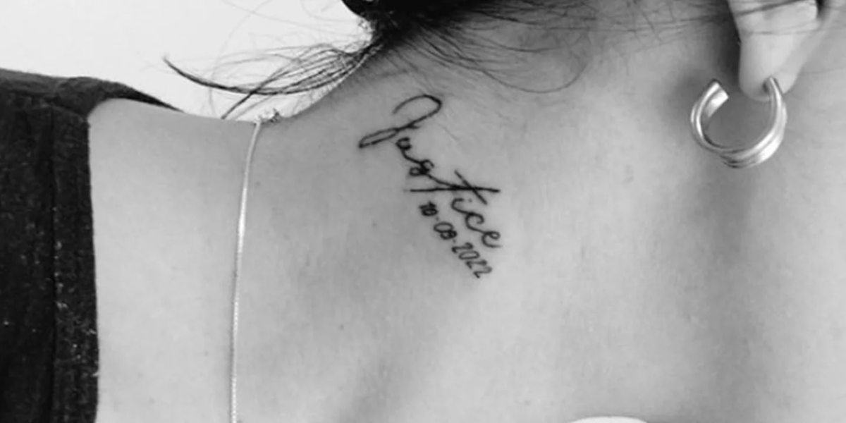 El tatuaje de una fanatica de Justin Bieber.