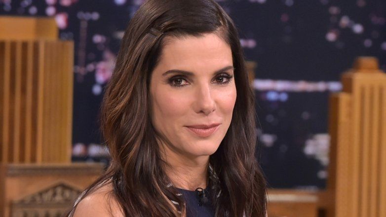 Sandra Bullock reveló que su mamá no la dejó tener hijos en su juventud