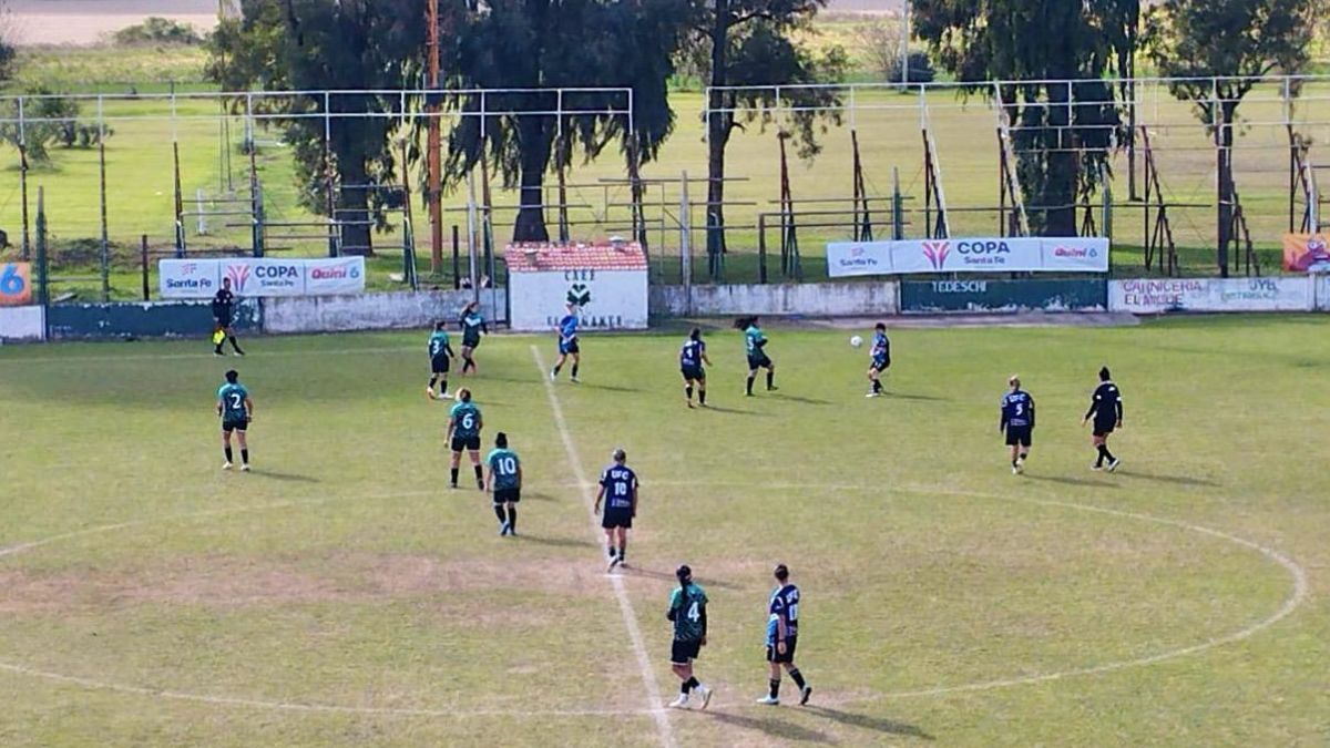 El fútbol masculino y femenino en toda la región. El fútbol masculino y femenino en toda la región.
