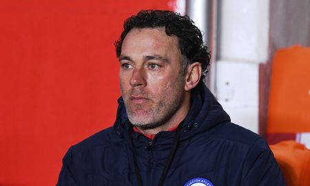Gabriel Milito llamó a un excompañero suyo y de Lionel Messi en el Barcelona para jugar en Argentinos Juniors. Gabriel Milito llamó a un excompañero suyo y de Lionel Messi en el Barcelona para jugar en Argentinos Juniors.