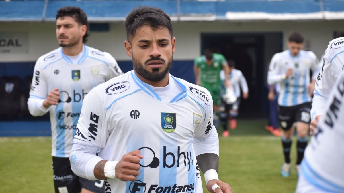 Juan Ignacio Cavallaro llega para reemplazar a Cristian Esparza.
