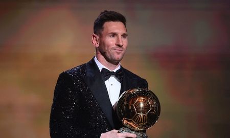 Lionel Messi, por séptima vez, se quedó con el Balón de Oro y se agiganta su leyenda. Lionel Messi, por séptima vez, se quedó con el Balón de Oro y se agiganta su leyenda.