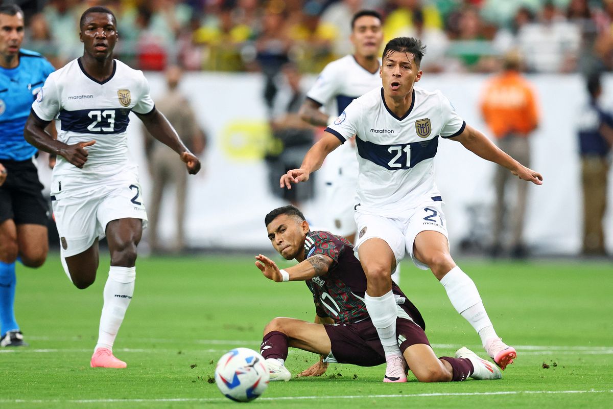 Ecuador empató con México y será rival de Argentina en cuartos de final. Ecuador empató con México y será rival de Argentina en cuartos de final.