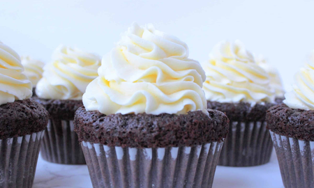 Merengue suizo en 3 pasos: la receta perfecta para decorar postres Merengue suizo en 3 pasos: la receta perfecta para decorar postres