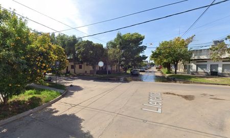 Acusan a una mujer de balear a un hombre por la espalda, en el barrio Los Hornos Acusan a una mujer de balear a un hombre por la espalda, en el barrio Los Hornos