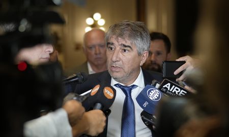 El ministro Fabián Bastia insistió en que la intención de la Casa Gris es no involucrarse de manera directa en el debate por la reforma constitucional. El ministro Fabián Bastia insistió en que la intención de la Casa Gris es no involucrarse de manera directa en el debate por la reforma constitucional.