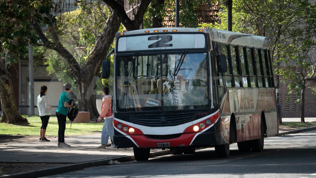 Colectivos en Santa Fe: se levanta la medida de fuerza y habrá servicio ...