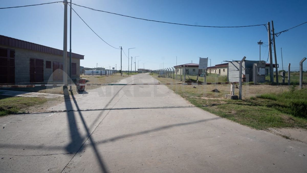 Los trabajos en el penal federal de Coronda se paralizaron el 29 de febrero a pesar de los esfuerzos para mantenerla, los fondos no fueron transferidos por el Gobierno Nacional. Los trabajos en el penal federal de Coronda se paralizaron el 29 de febrero a pesar de los esfuerzos para mantenerla, los fondos no fueron transferidos por el Gobierno Nacional.