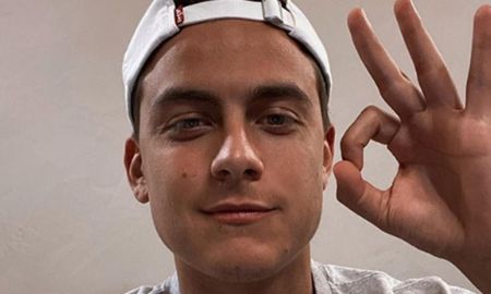 Paulo Dybala se recupera en su casa de Italia. Paulo Dybala se recupera en su casa de Italia.