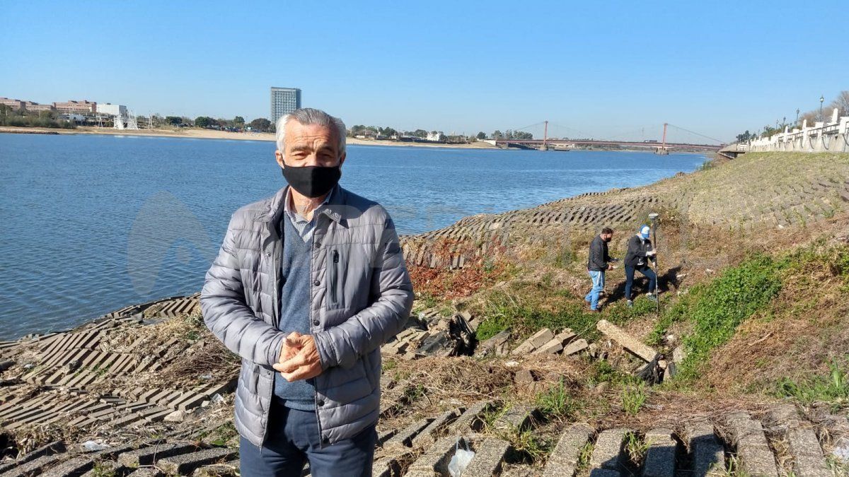 Roberto Gioria, secretario de Recursos Hídricos de Santa Fe, explicó qué pasó con la geomembrana.