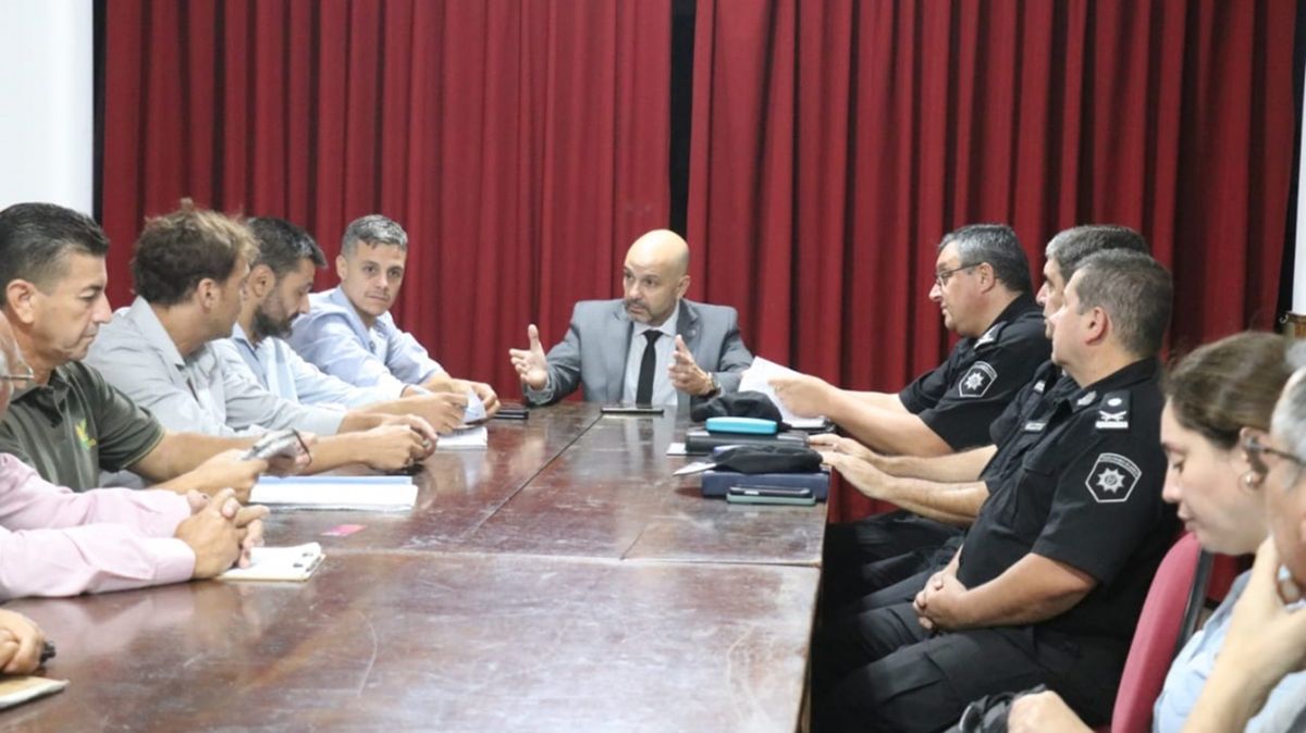 El ministro de Seguridad de Santa Fe se reunió con funcionarios de la Fiscalía Regional y representantes de municipios y comunas del departamento La Capital.