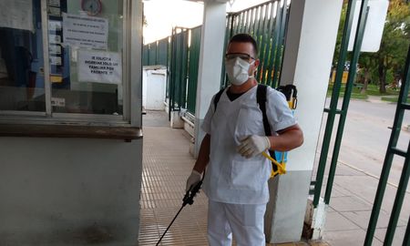 En el hospital Sayago se realizaron trabajos de desinfección. En el hospital Sayago se realizaron trabajos de desinfección.