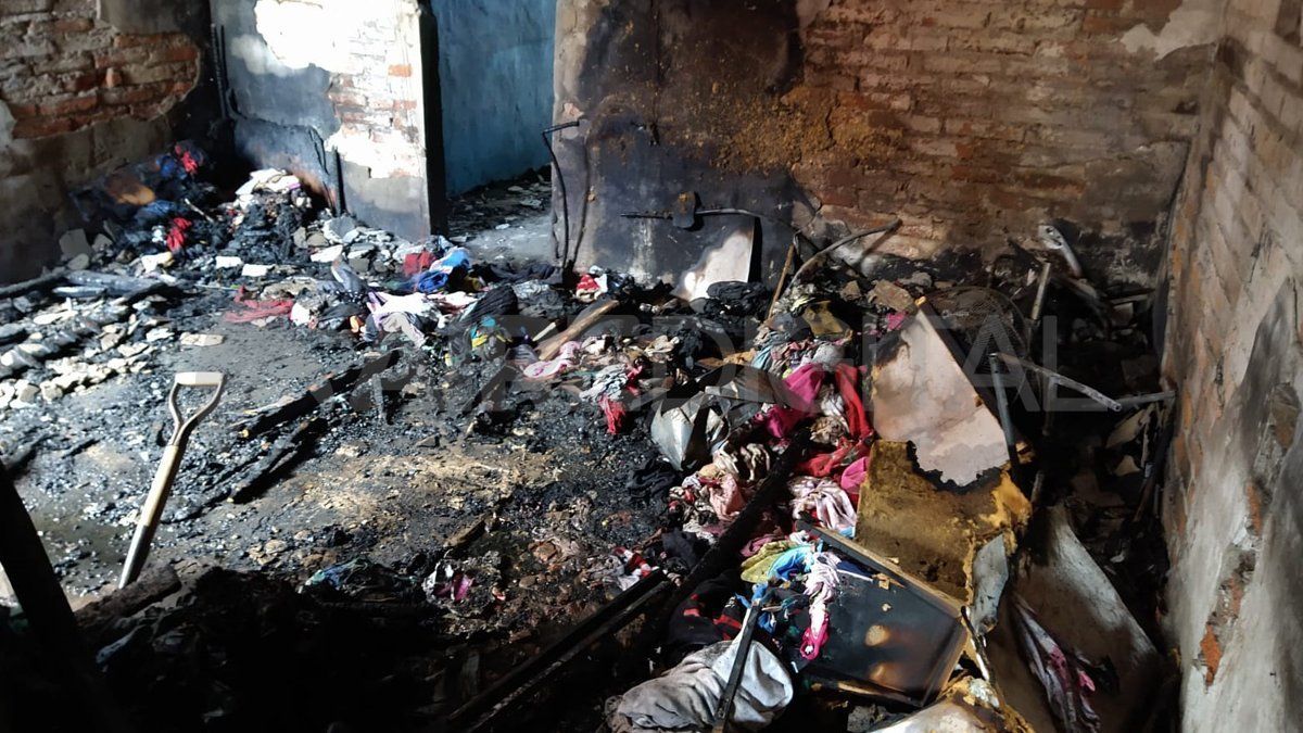 Antonia pide la colaboración de la gente para rearmar su casa