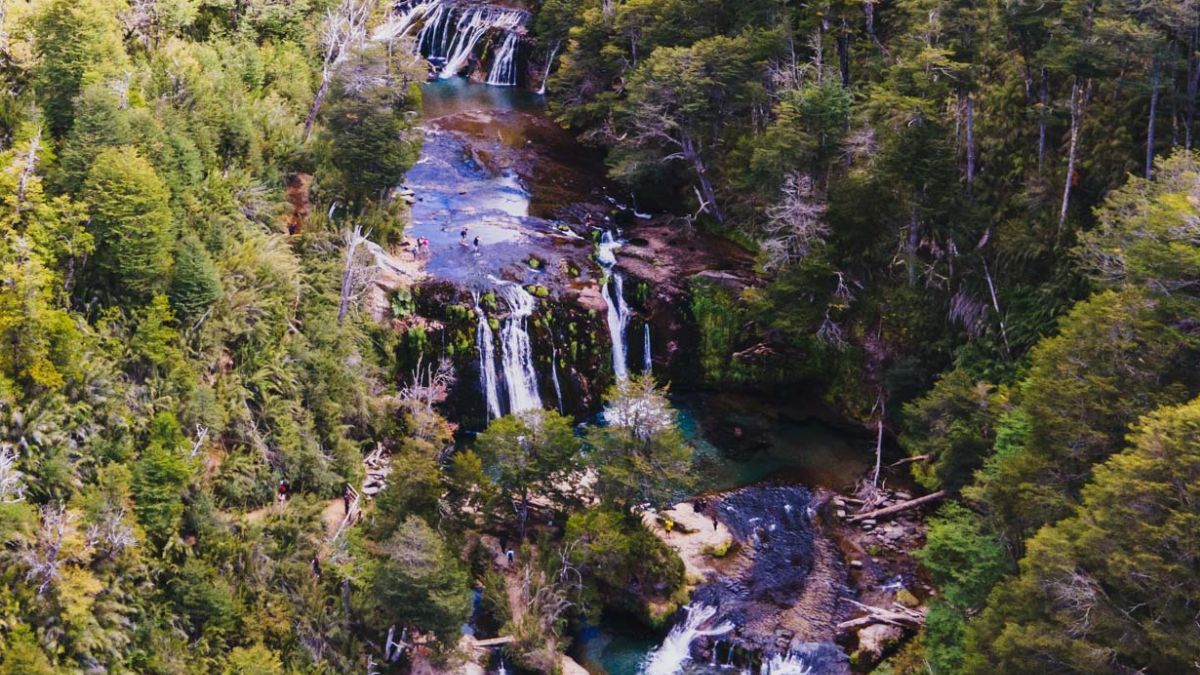 Descubrí el Sendero a la Cascada Ñivinco en Neuquén.