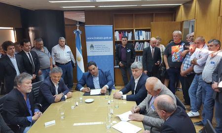el gobierno cerro el acuerdo con atilra y las industrias el gobierno cerro el acuerdo con atilra y las industrias